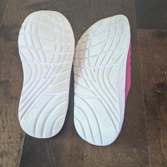 Hoka One One Ora Recovery Slide Sandals – Pink, Men’s 7 / Women’s 9, Used - Picture 6 of 9